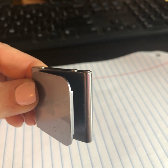 Apple iPod Nano 6th generation in graphite silver color - Picture 3 of 5